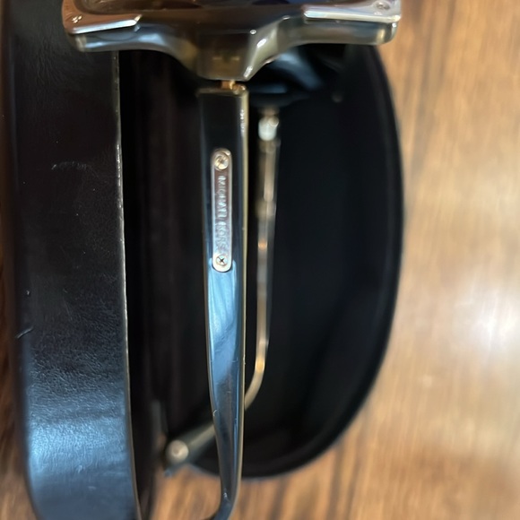 Michael Kors olive green sunglasses! - Picture 4 of 5